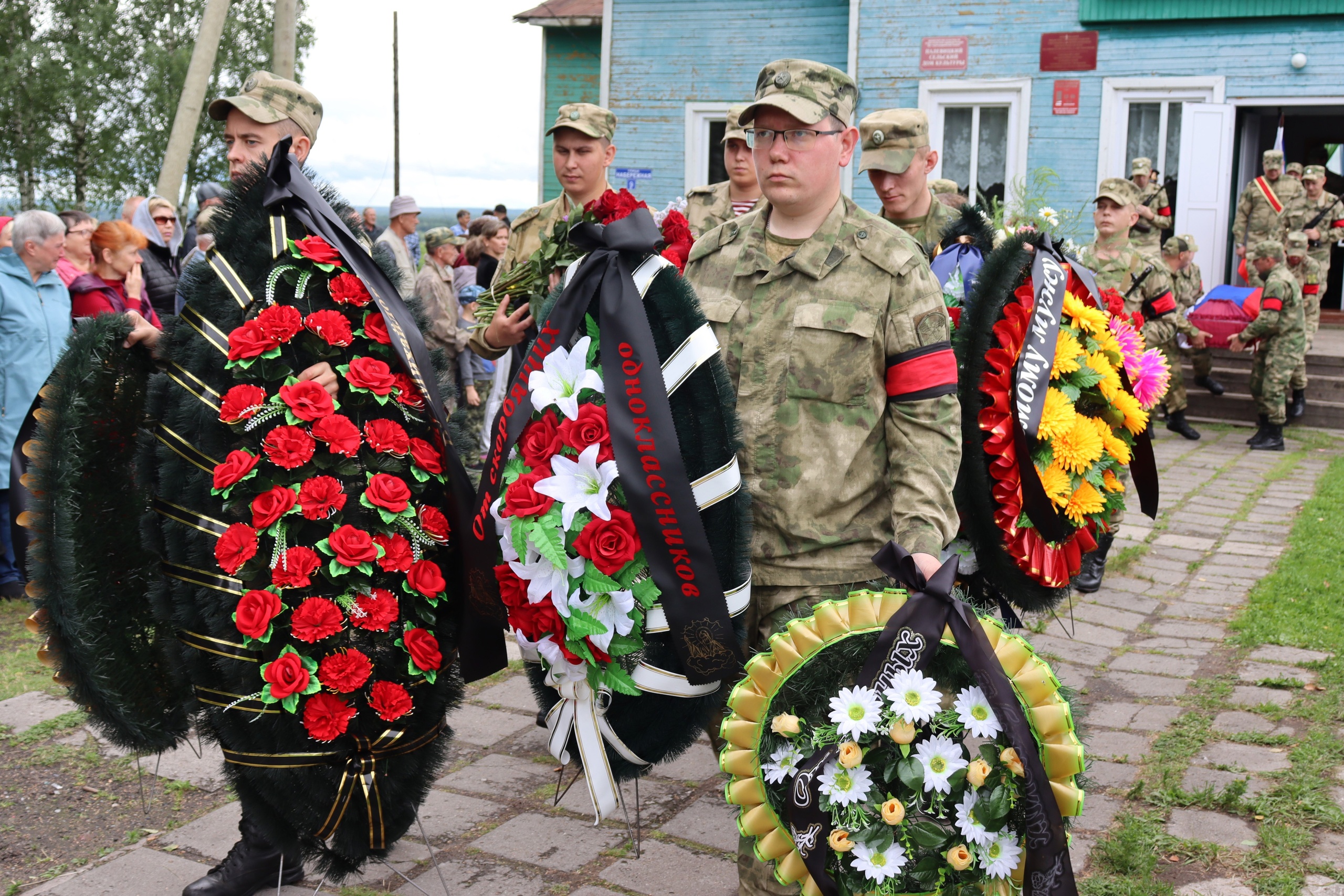 13 июля в селе Палевицы с воинскими почестями простились с рядовым Семеном Размысловым, погибшим в ходе специальной военной операции.