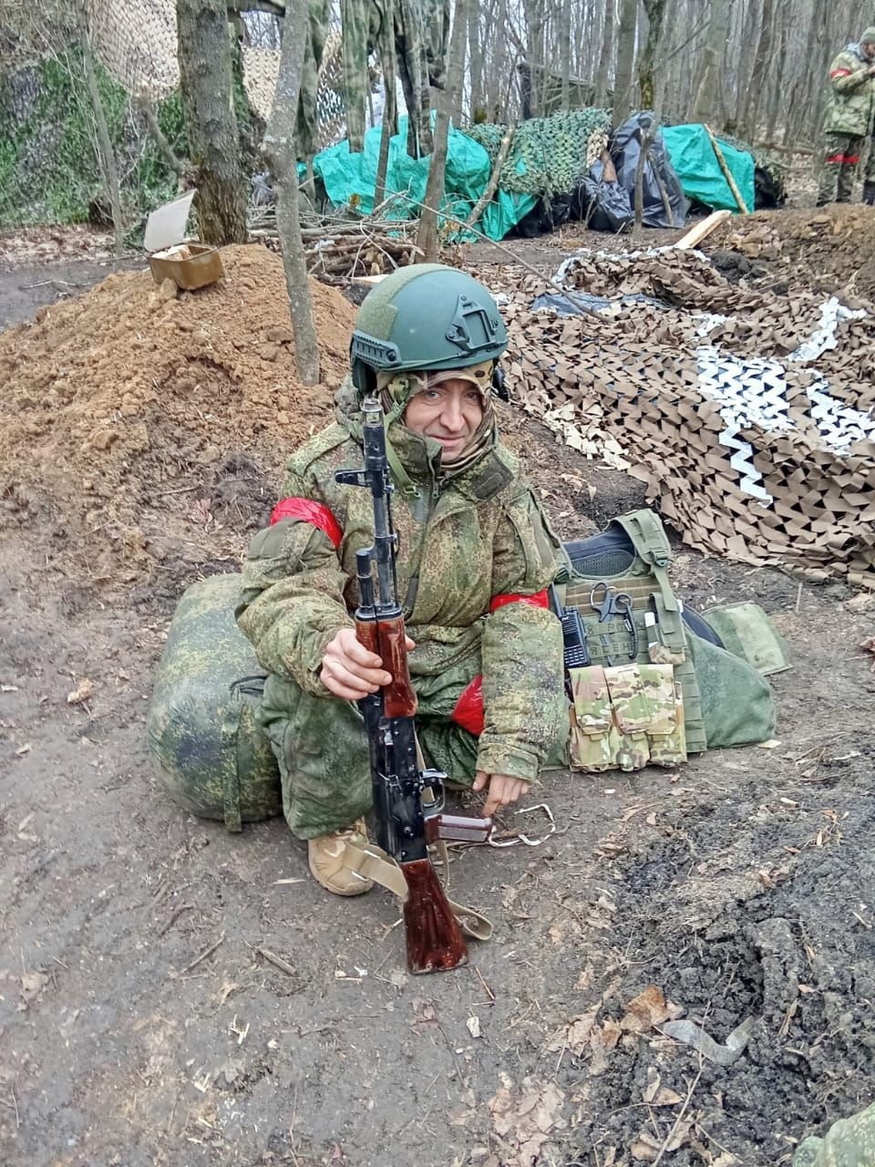 В Выльгорте простились с погибшим участником специальной военной операции Сиваком Василием Анатольевичем.
