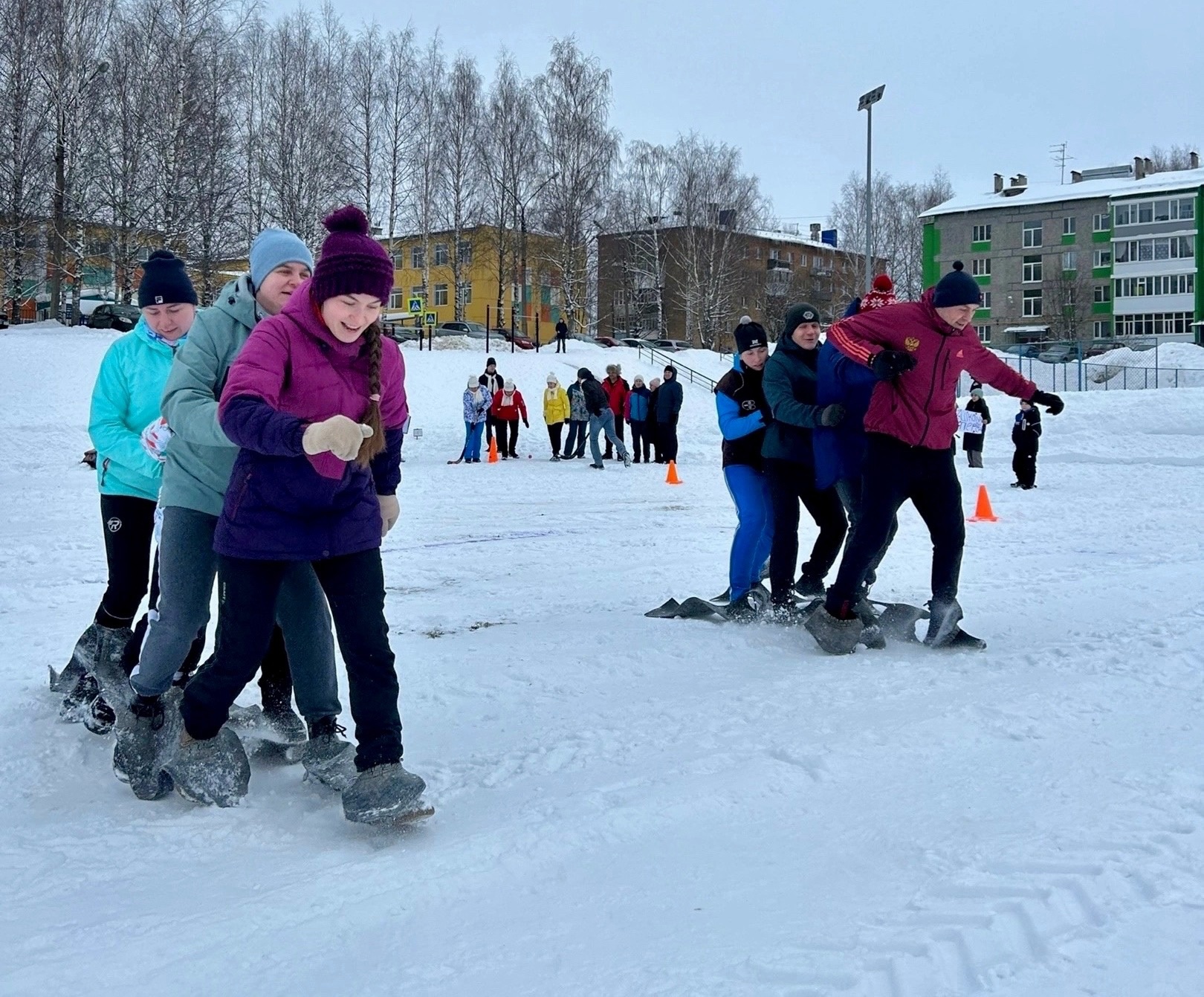 Спорт, командный дух, веселье и задор: молодёжь Сыктывдина приняла участие в районном тимбилдинге.