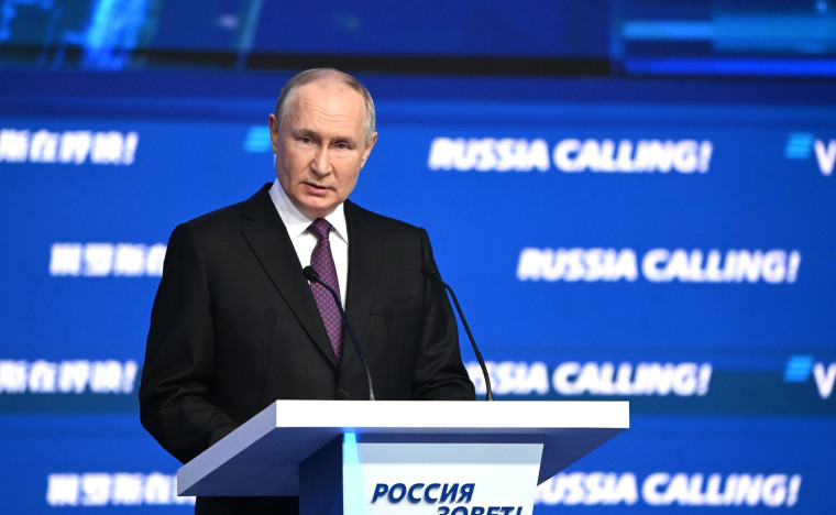 Президент России Владимир Путин заявил, что выдвинет свою кандидатуру на выборы, которые пройдут в марте 2024 г.. Президент России Владимир Путин заявил, что выдвинет свою кандидатуру на выборы, которые пройдут в марте 2024 г..