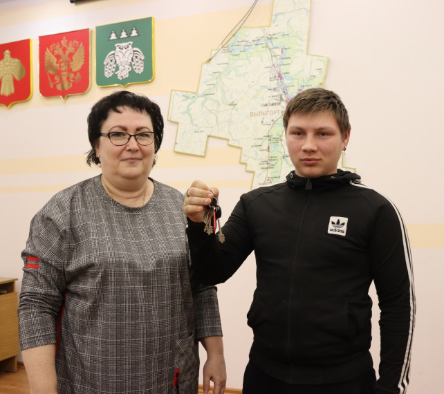 Администрация Сыктывдинского района продолжает реализацию программы по обеспечению жильем детей-сирот. Администрация Сыктывдинского района продолжает реализацию программы по обеспечению жильем детей-сирот.